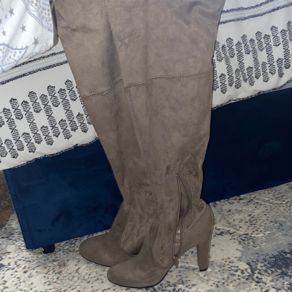 Guess Suede High Boots - Picture 1 of 3